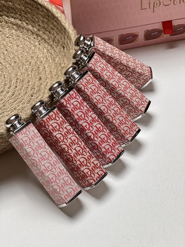 رژلب جامد مخملی پیچی دوپ Dior